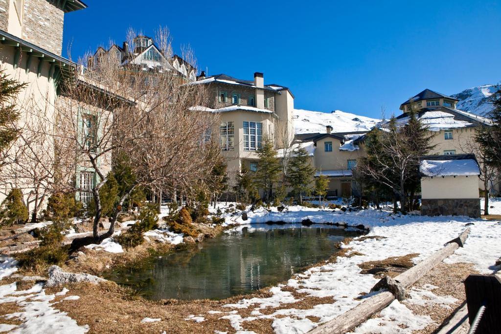 Hotel Apartamentos Trevenque シエラネバダ エクステリア 写真