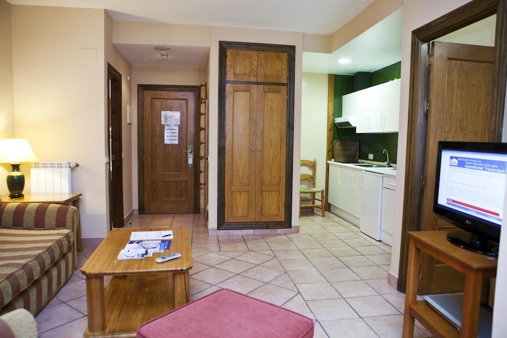 Hotel Apartamentos Trevenque シエラネバダ エクステリア 写真